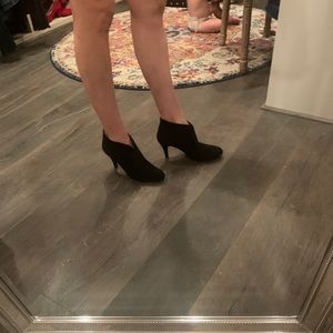 Adrienne Vittadini Black Pumps
